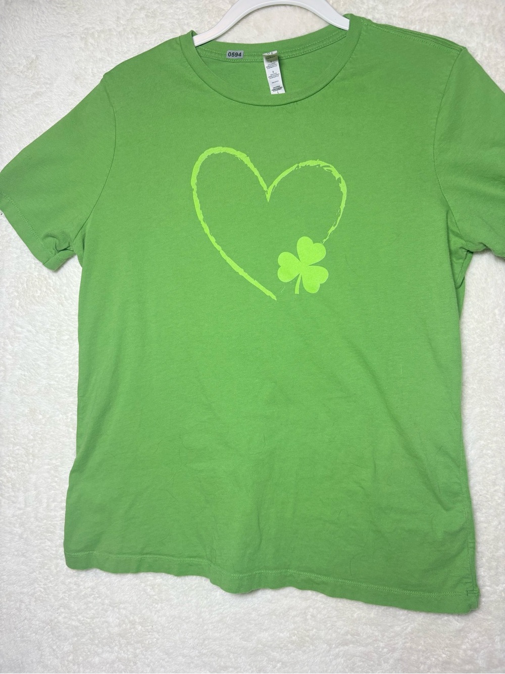 Green Heart & Clover Graphic women’s Tee Large 0594